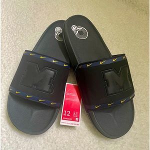 NIKE OFFCOURT SLIDES University of Michigan Size: 12